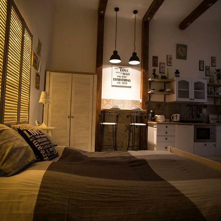 Izabella Vintage Style Apartment Будапеща Екстериор снимка