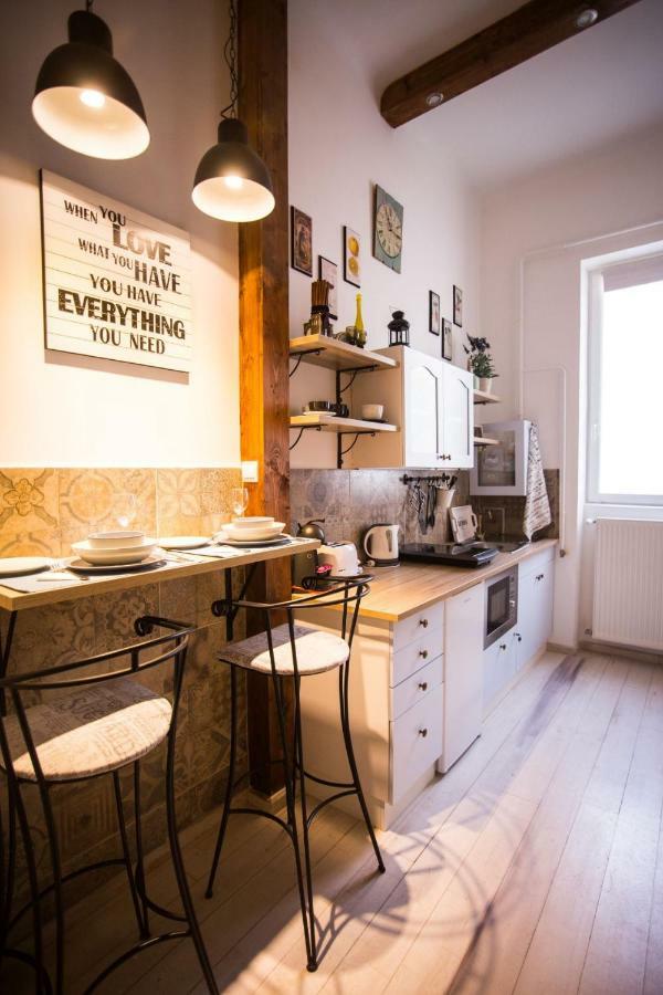 Izabella Vintage Style Apartment Будапеща Екстериор снимка